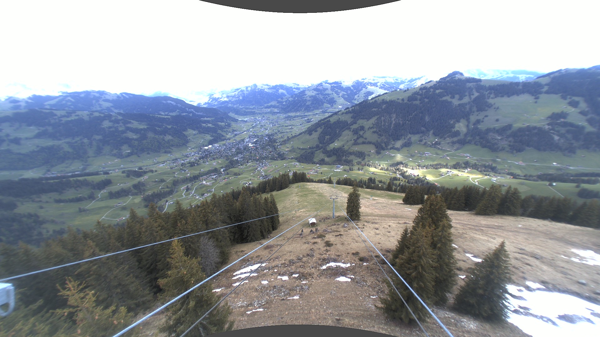 Blick nach Gstaad von Bergstation Wasserngrat